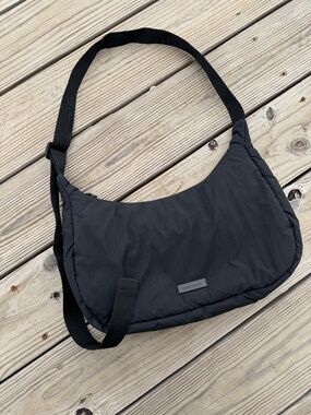Reebok Black Nylon Crescent Shoulder Bag Crossbody Puffy Hobo